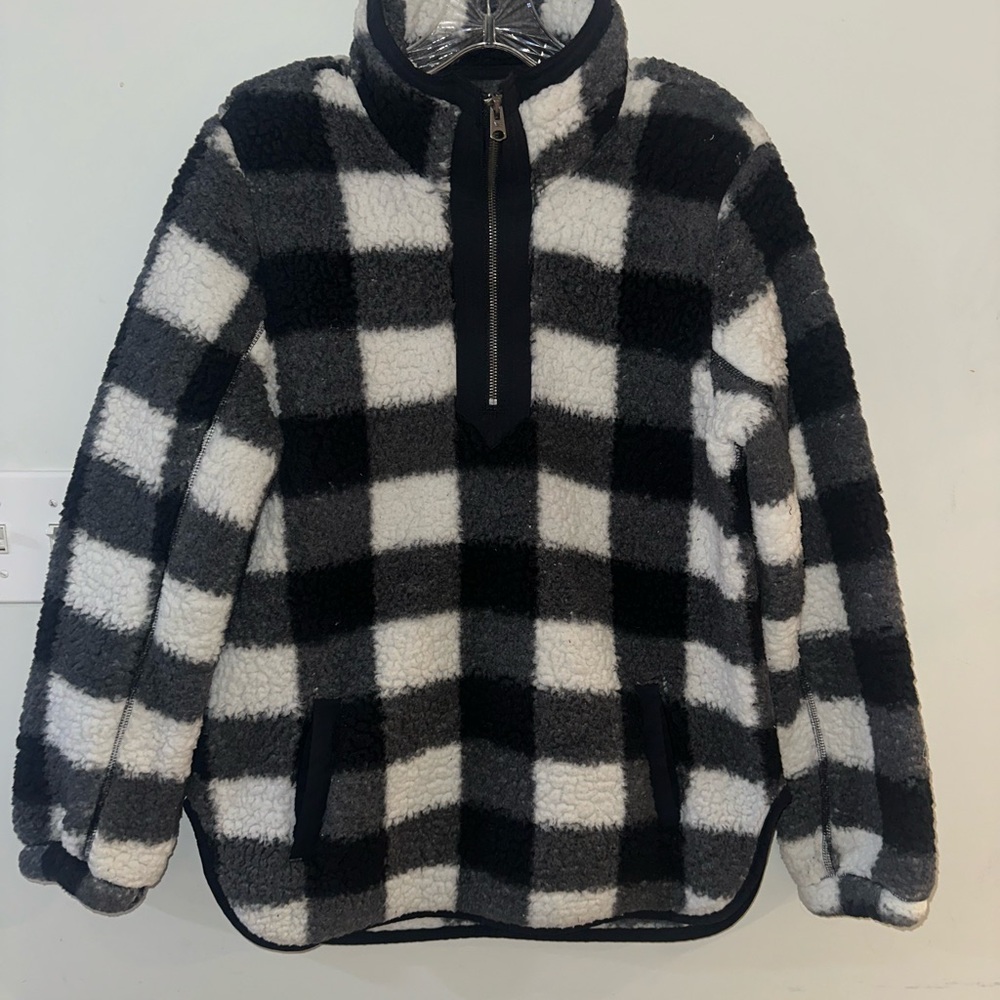 Abercrombie & Fitch Black and White Sherpa